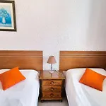 Skol 440. 1 Bed With Sea Views In Centre. *