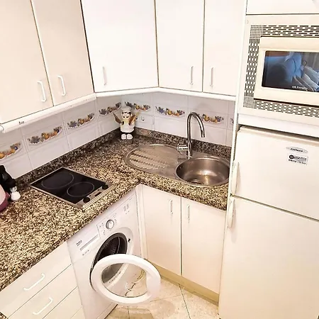 Skol 440. 1 Bed With Sea Views In Centre.
