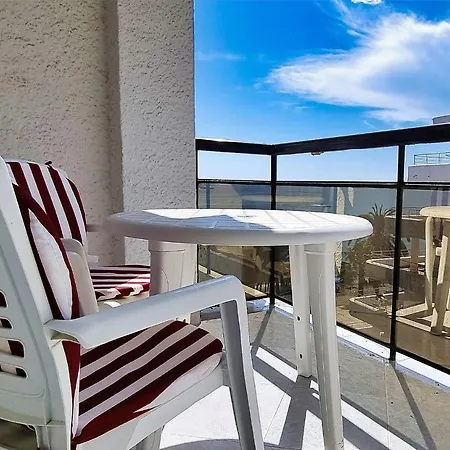 Skol 440. 1 Bed With Sea Views In Centre.