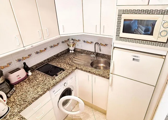 Skol 440. 1 Bed With Sea Views In Centre.