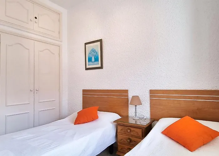 Skol 440. 1 Bed With Sea Views In Centre.